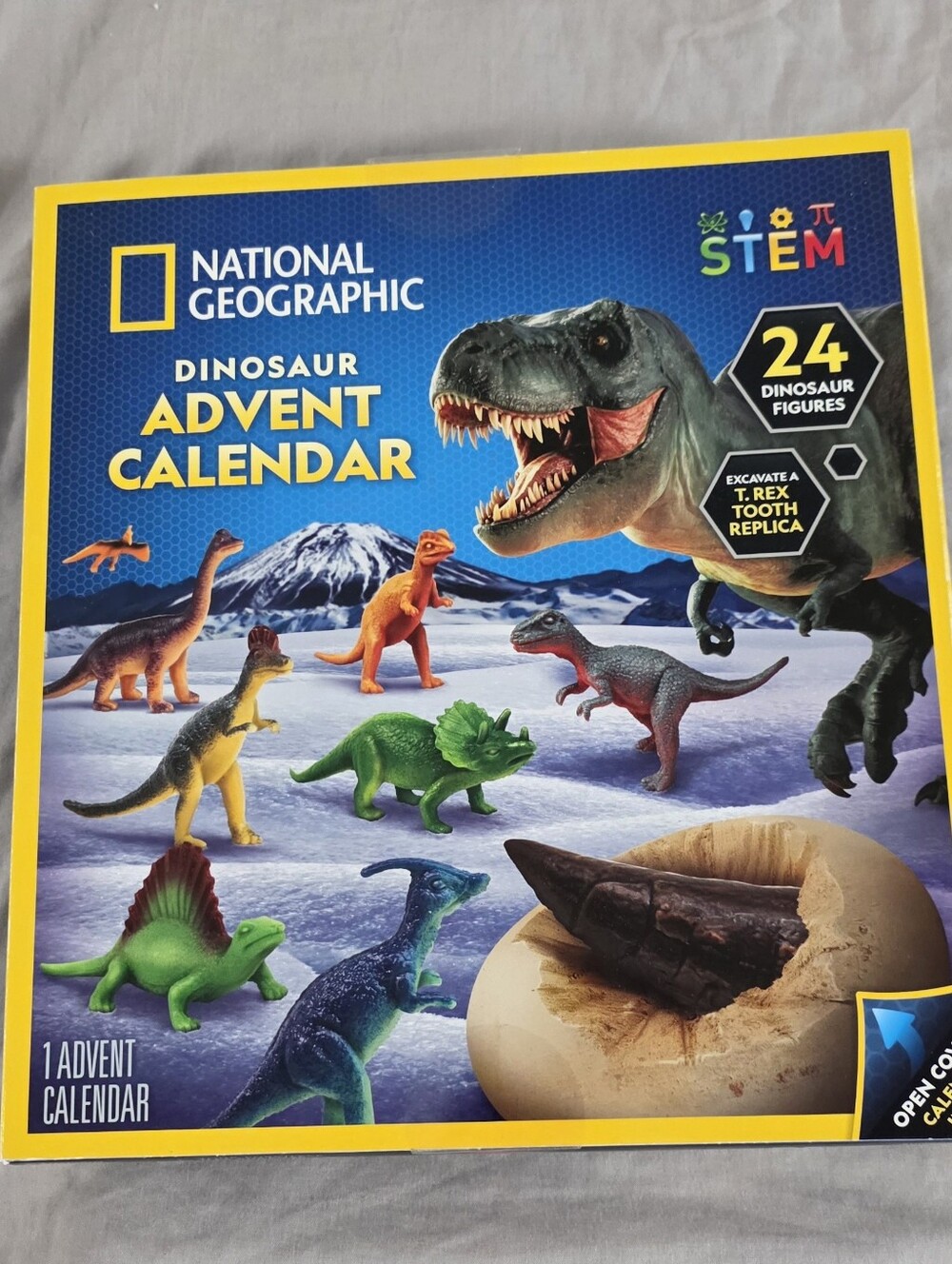 NEW National Geographic Dinosaur Advent Calendar with 24 Figures